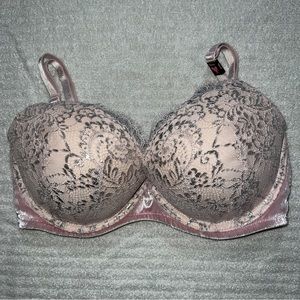 Victorias Secret - Very Sexy Push-Up - Baby Pink with Silver Lace 32DD NWT